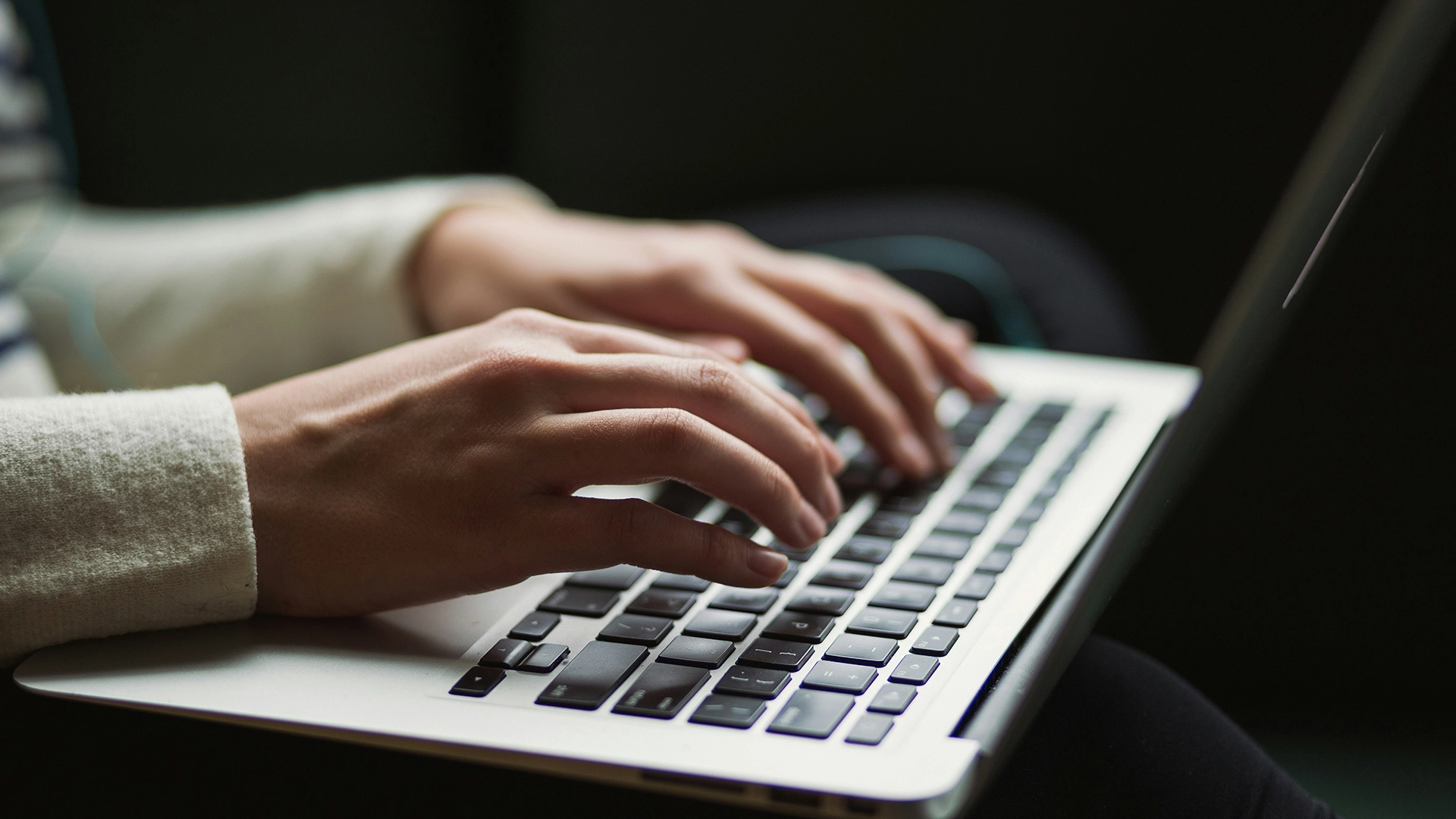 AIとコンテンツモデレーションの論争により、ライティングプラットフォーム「NanoWriMo」が閉鎖へと追い込まれる